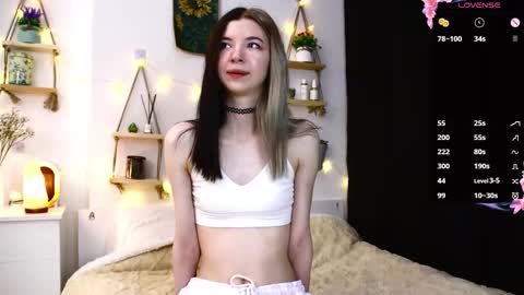 Snapshot of emmie_everly chatting on September 26, 7:22 pm emmie_everly online show from September 26, 7:22 pm