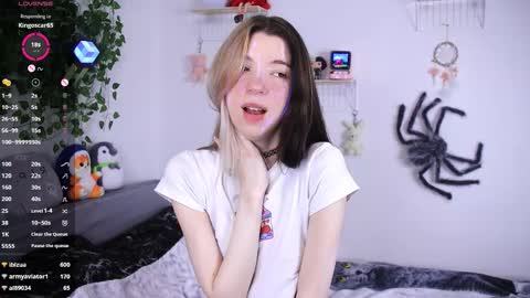 emmie_everly online show from December 19, 1:17 pm