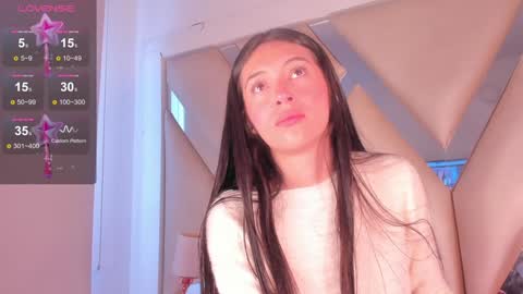 emmily_evans_ online show from January 13, 1:06 pm