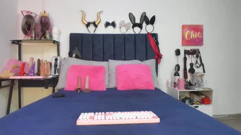          online show from December 16, 1:39 pm