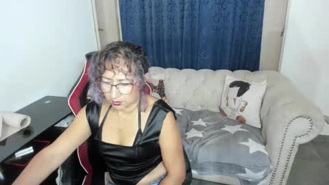 Emmily online show from October 23, 4:14 am