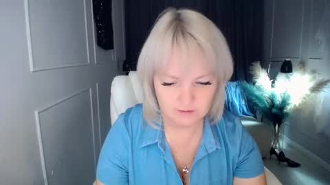 emmmam online show from September 26, 1:41 pm