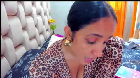 emperatriztapia online show from February 22, 9:04 pm