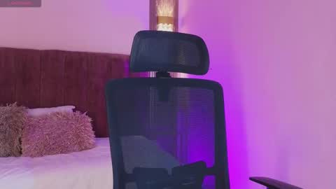 Emy online show from February 14, 8:00 pm