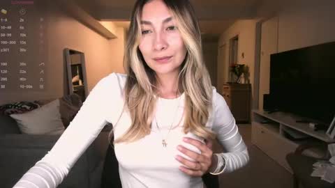 Snapshot of emyconneer chatting on September 20, 2:47 am emyconneer online show from September 20, 2:47 am