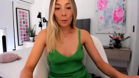 Snapshot of emyconneer chatting on January 28, 6:49 pm emyconneer online show from January 28, 6:49 pm