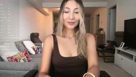 Snapshot of emyconneer chatting on September 10, 6:53 pm emyconneer online show from September 10, 6:53 pm