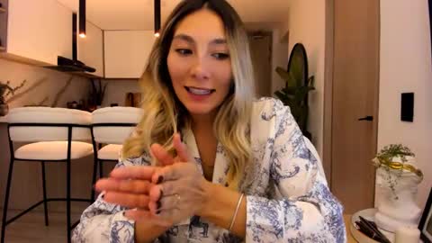 Snapshot of emyconneer chatting on February 28, 2:09 am emyconneer online show from February 28, 2:09 am