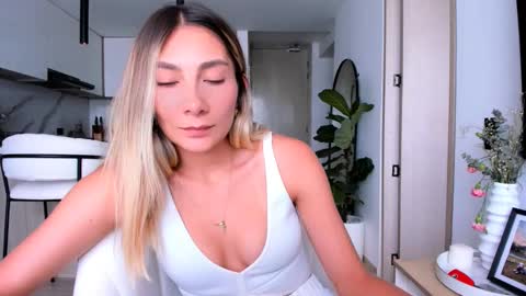 Snapshot of emyconneer chatting on February 5, 6:26 pm emyconneer online show from February 5, 6:26 pm