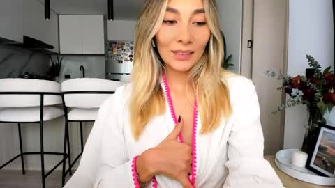 Snapshot of emyconneer chatting on February 21, 4:48 pm emyconneer online show from February 21, 4:48 pm