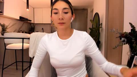 Snapshot of emyconneer chatting on February 22, 2:17 am emyconneer online show from February 22, 2:17 am