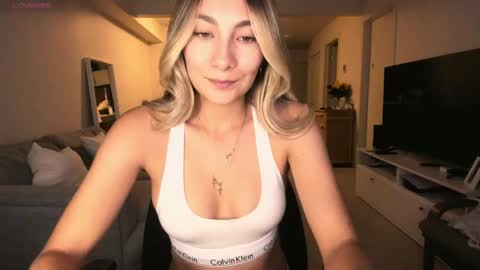 Snapshot of emyconneer chatting on September 24, 2:18 am emyconneer online show from September 24, 2:18 am