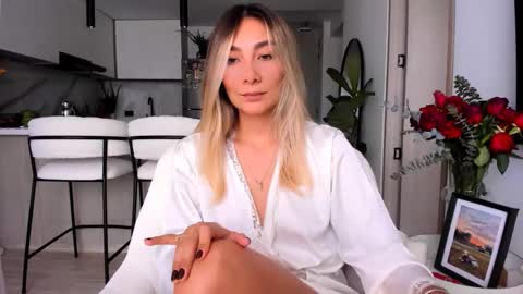 Snapshot of emyconneer chatting on February 17, 3:22 pm emyconneer online show from February 17, 3:22 pm