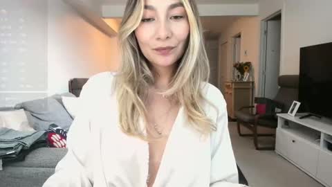 Snapshot of emyconneer chatting on September 11, 7:59 pm emyconneer online show from September 11, 7:59 pm