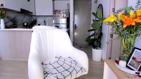 Snapshot of emyconneer chatting on February 12, 4:55 pm emyconneer online show from February 12, 4:55 pm