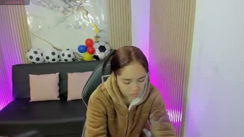 emyli_tay online show from July 11, 11:35 am