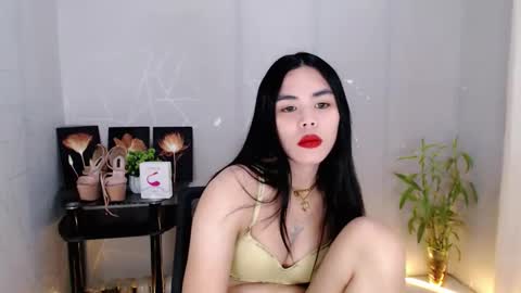 enchantress_mia03 online show from May 29, 3:10 pm