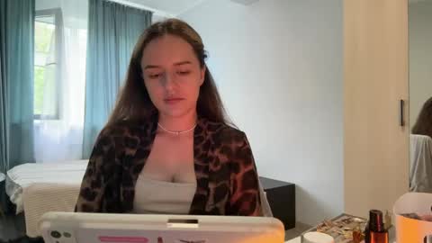 endlessvelour online show from May 12, 6:55 am