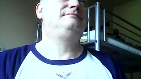 englishguysurrey online show from August 2, 6:48 am