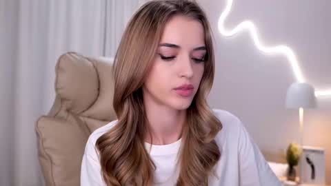 entya online show from November 19, 7:29 am