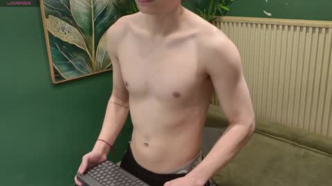 enzo_steel online show from April 2, 11:44 pm