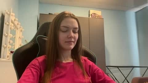 Lily online show from April 12, 6:39 am