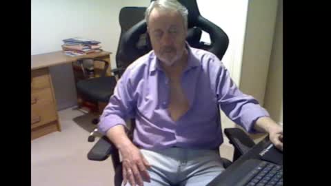 erasmus_d online show from October 26, 5:23 pm