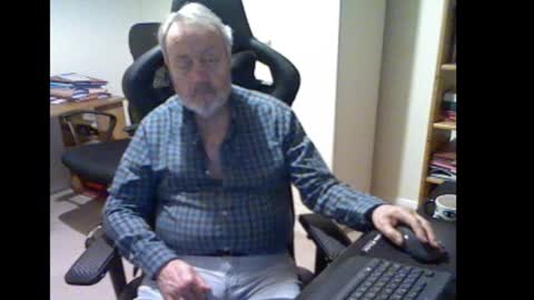 erasmus_d online show from February 27, 6:55 pm