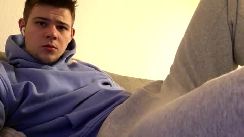 eric123754216 online show from December 4, 3:44 pm