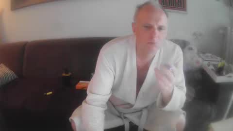 Snapshot of eric204 chatting on February 4, 9:49 am Eric online show from February 4, 9:49 am