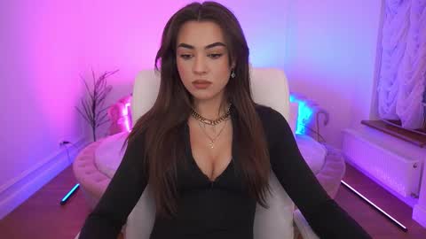 Erica online show from December 21, 2:23 pm