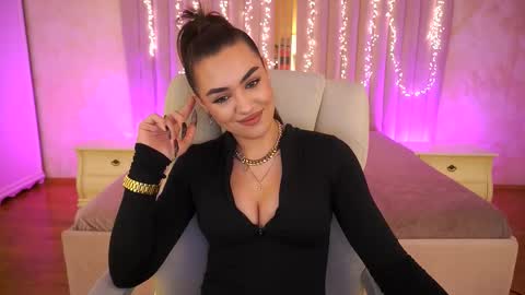 Erica online show from February 6, 4:54 pm