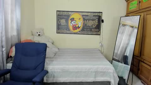 erick_de_rossee online show from December 3, 6:08 pm