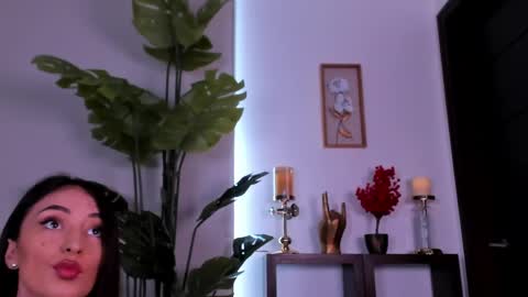 Venus Skye online show from May 7, 7:09 pm