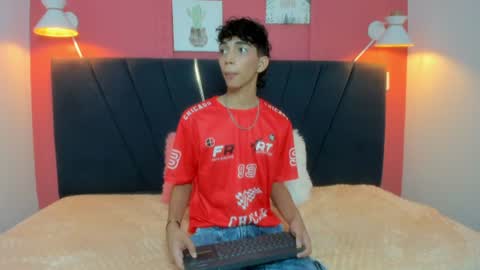 ero_boy40 online show from June 18, 4:07 am