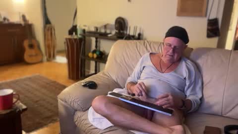 eros online show from September 25, 5:58 am