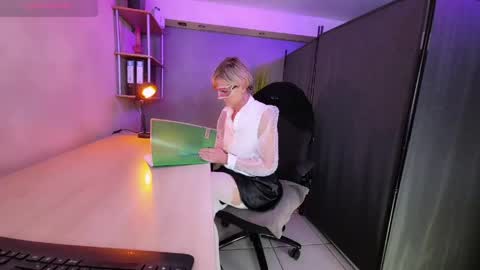 Eva online show from April 17, 9:33 am