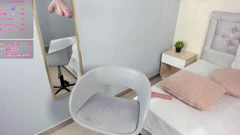 Escarlet online show from May 15, 4:58 pm