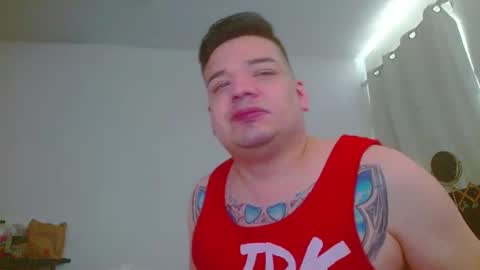 escodamus12 online show from January 6, 7:45 pm