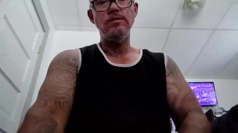 eskewrichard0437131 online show from April 12, 7:07 pm