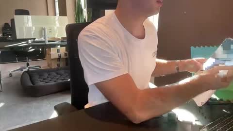 Snapshot of eskp chatting on March 10, 8:06 am eskp online show from March 10, 8:06 am