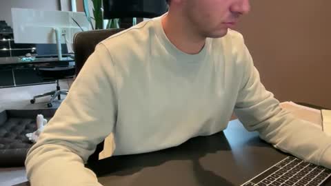 Snapshot of eskp chatting on October 10, 8:20 am eskp online show from October 10, 8:20 am