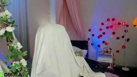 Esme Runn online show from May 30, 3:16 am