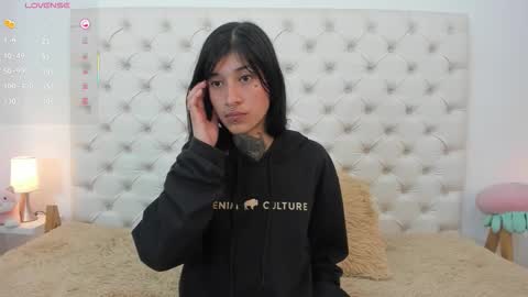 esmeralda  online show from September 20, 4:43 pm