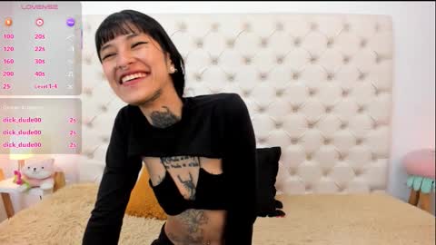 esmeralda  online show from December 1, 3:43 pm