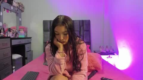 Perla online show from November 18, 6:27 am