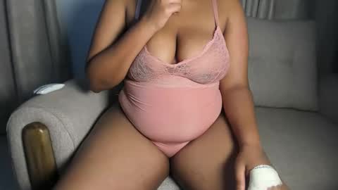 Esme online show from October 5, 11:45 pm