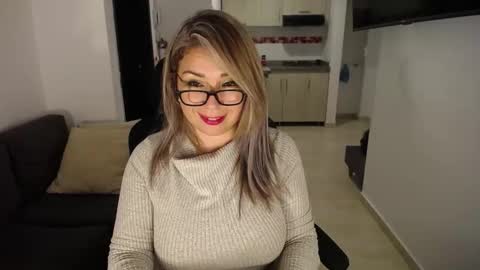 Juliana online show from March 12, 12:03 am