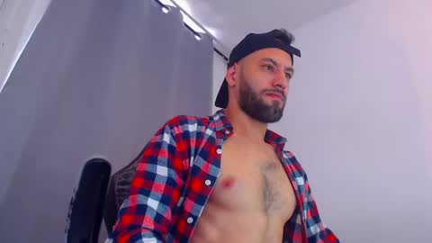 esteban online show from February 19, 7:05 pm