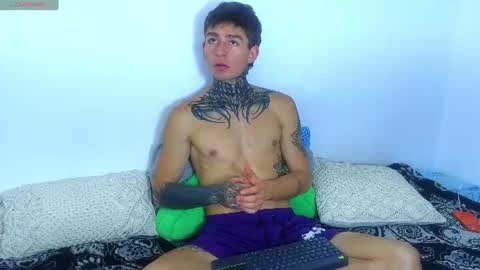 Esteban independent model online show from July 10, 4:01 pm